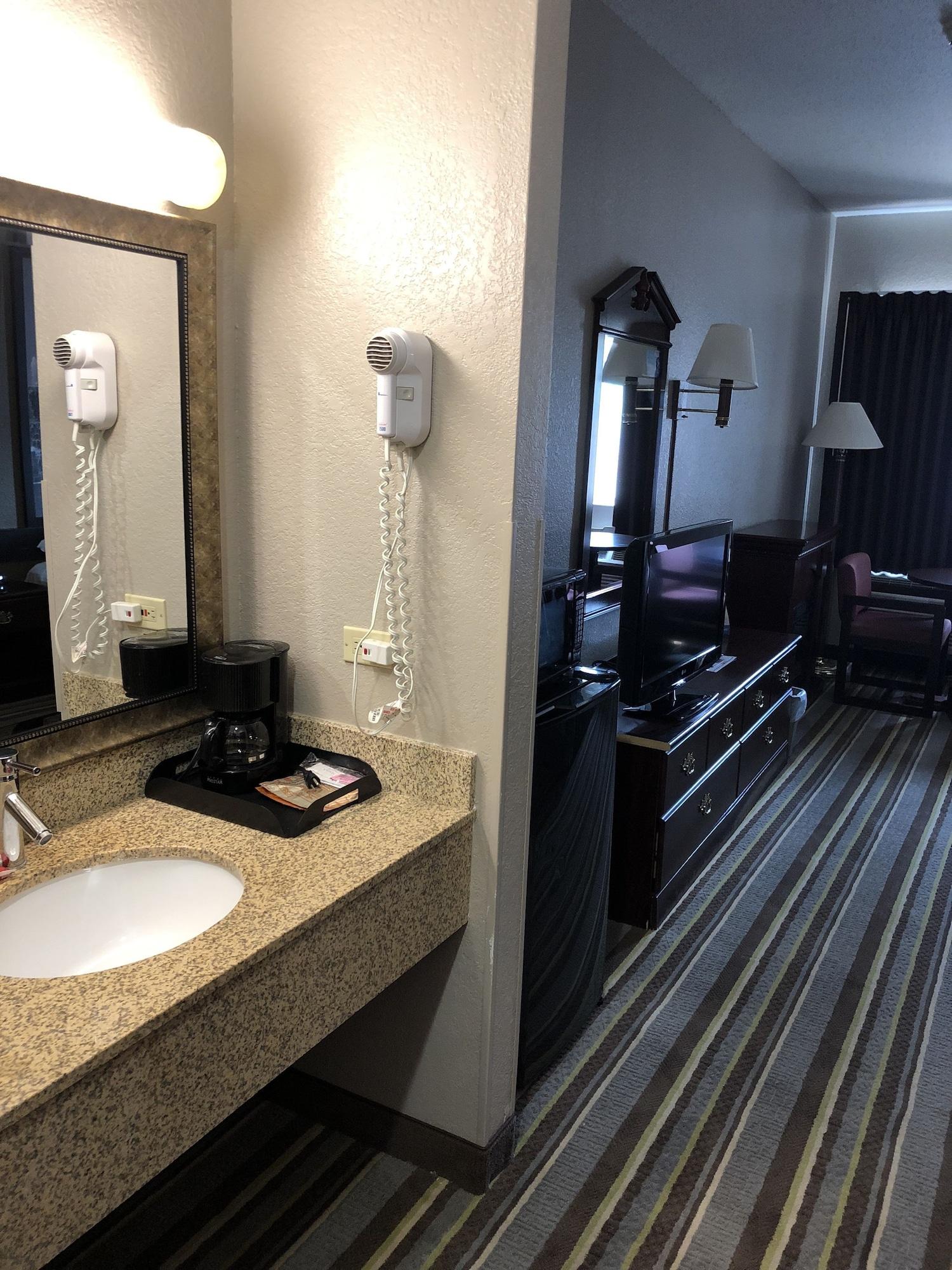 Super 8 By Wyndham Aurora/Naperville Area Exterior photo