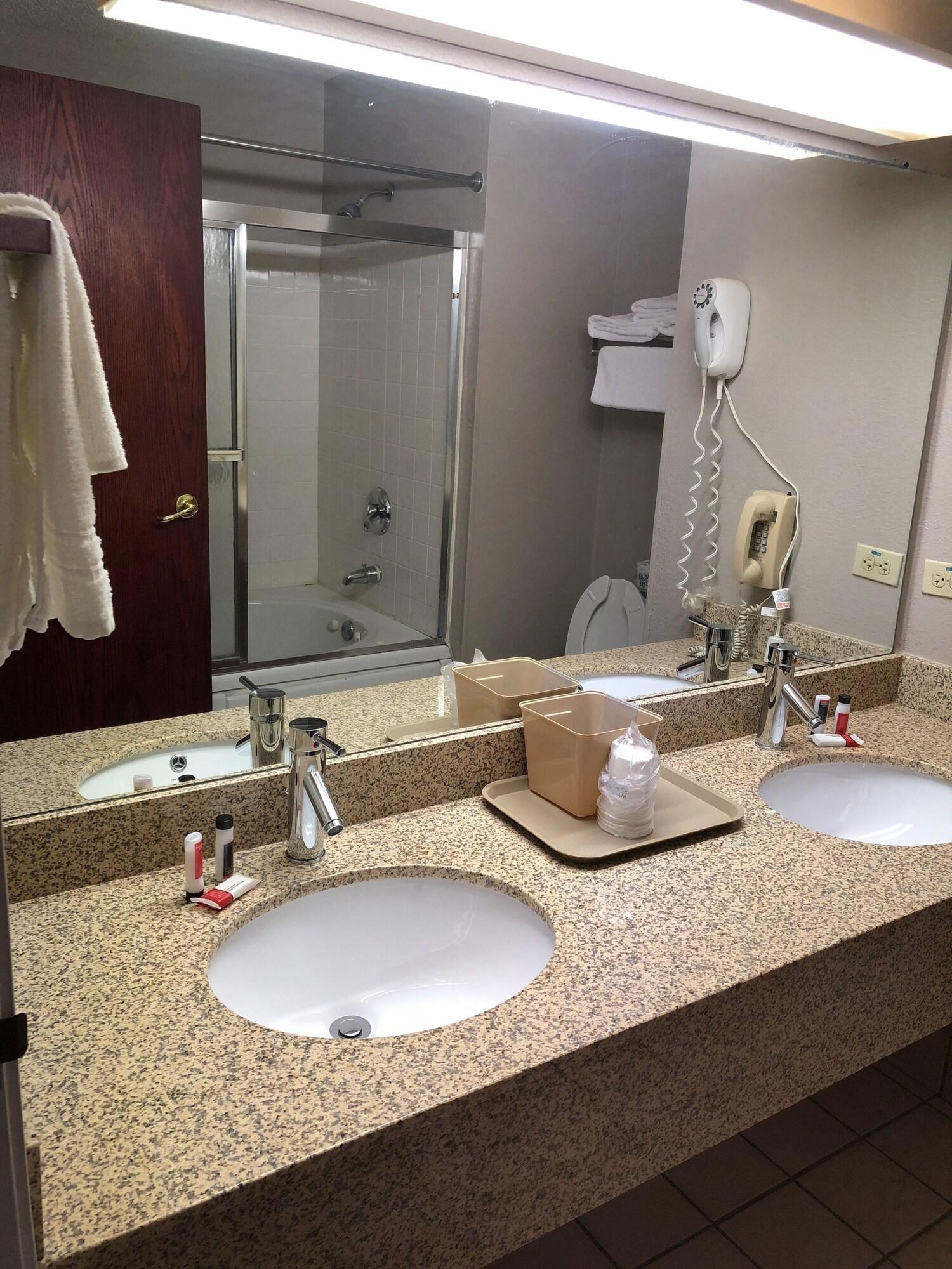 Super 8 By Wyndham Aurora/Naperville Area Exterior photo